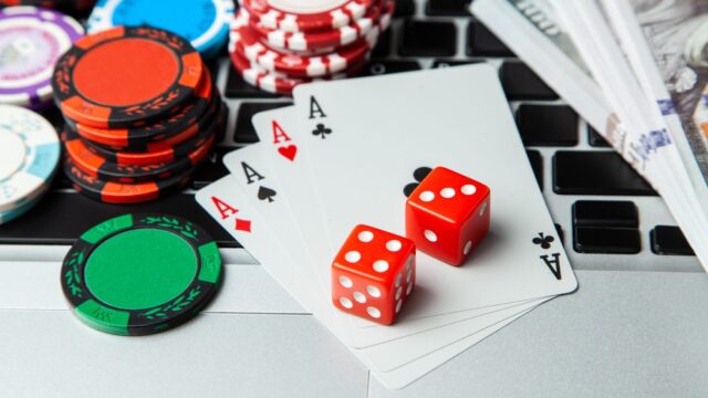 16 Things You Need to Know Before Playing Online Casinos - Weird Worm